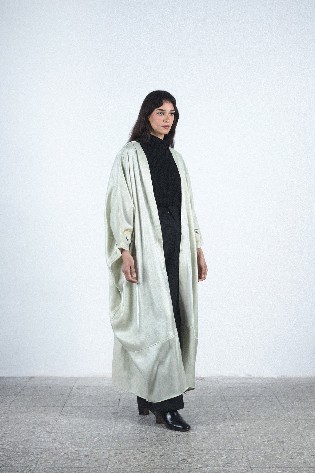 Moon Embroidered abaya - Mint