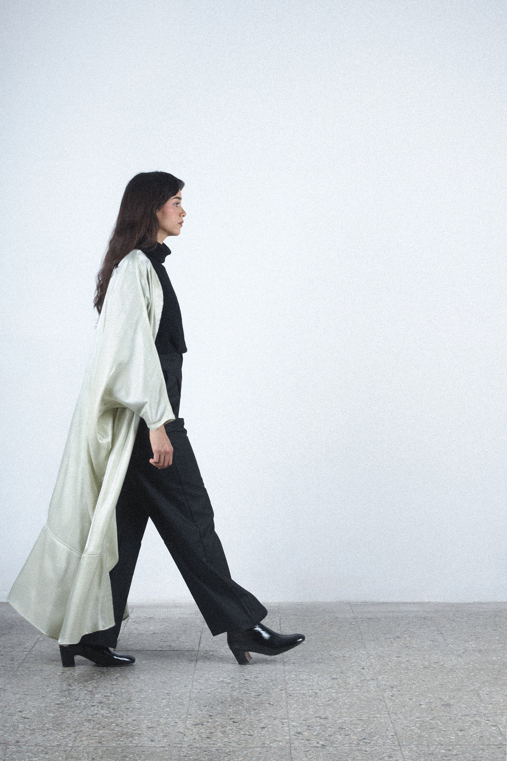 Moon Embroidered abaya - Mint