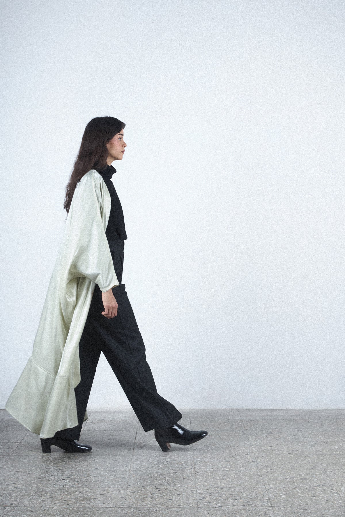 Moon Embroidered abaya - Mint