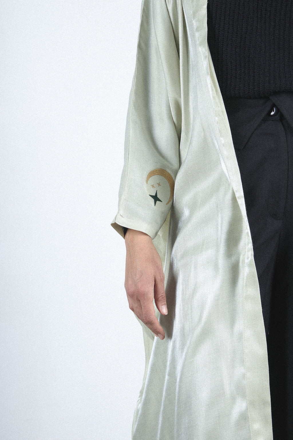 Moon Embroidered abaya - Mint