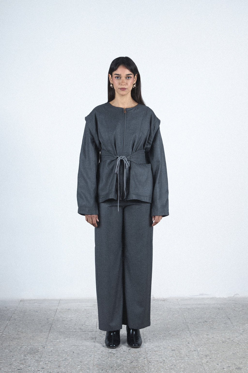 Gray structured tie blazer