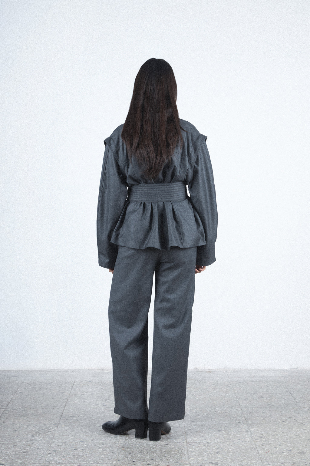 Gray structured tie blazer