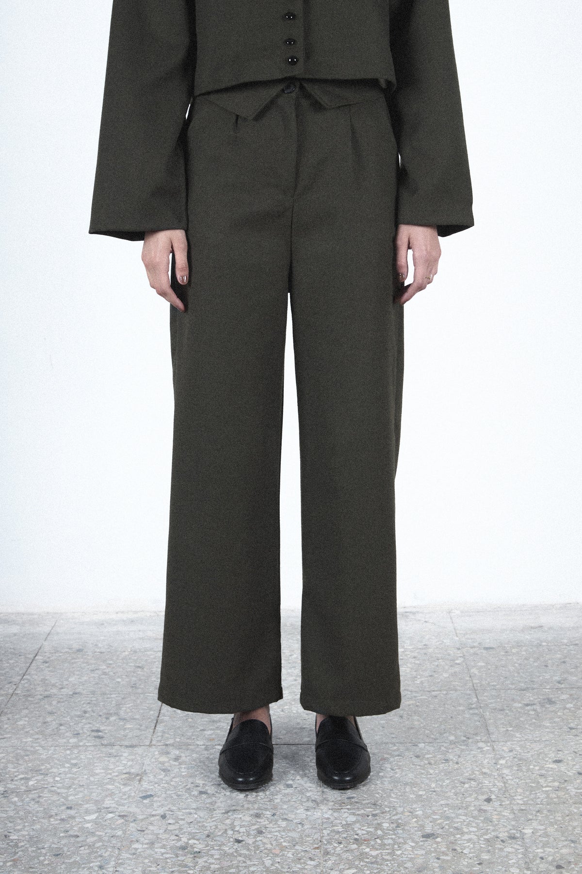 Olive buttoned set