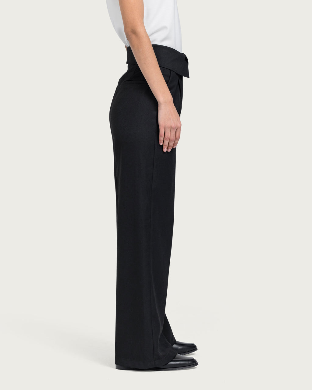 VAÏ Tailored Wide-Leg Pants - Black