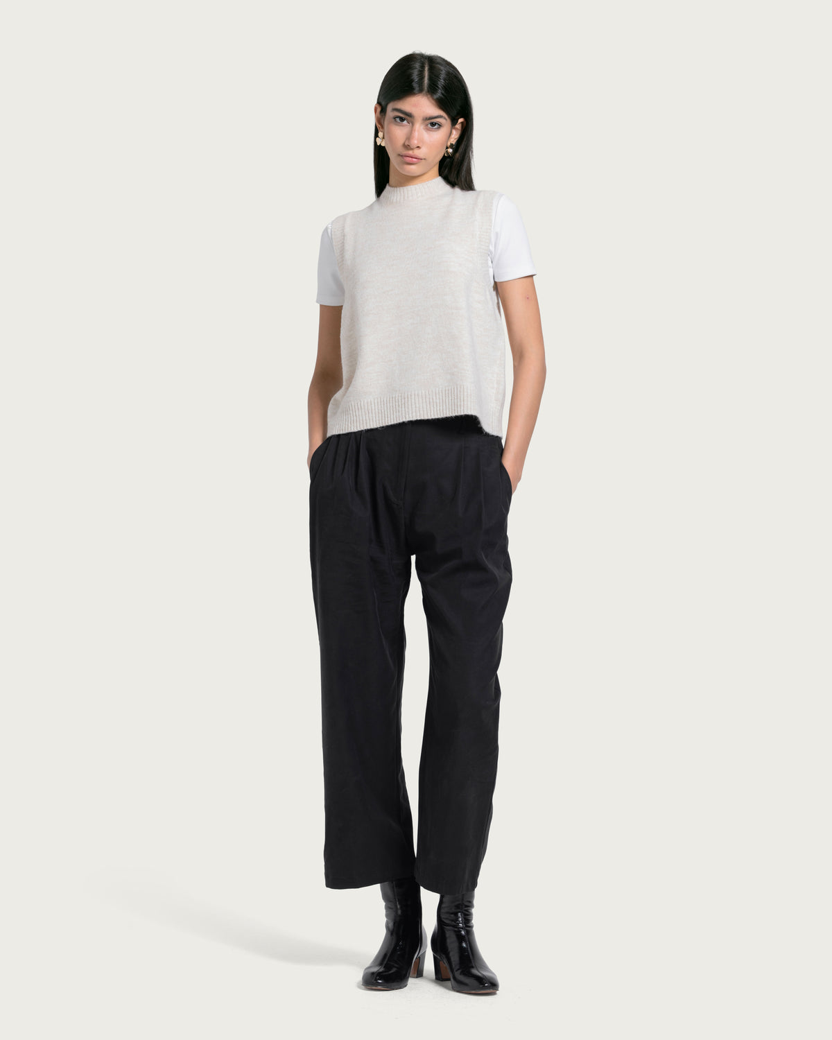 VAÏ Straight-Leg Tailored Pants - Black
